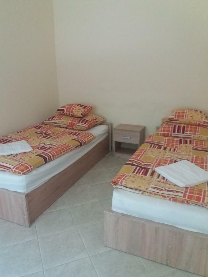 Centrum Apartman Apartment Szeged Ngoại thất bức ảnh